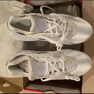 Brand New White Air Huaraches